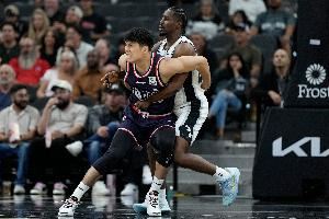 对马刺砍下14分3前场板！陈国豪：做好自己的事情 接下来再接再厉